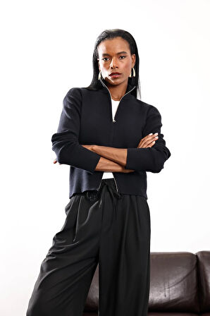 Siyah Dik Yaka Fermuarlı Hırka 0657