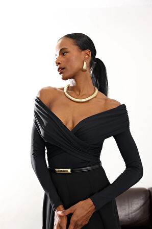 Siyah Kruvaze Yaka Alttan Çıtçıtlı Bluz 2575