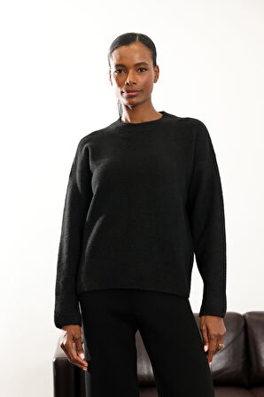 Siyah Bisiklet Yaka Yumuşak Dokulu Triko 251297