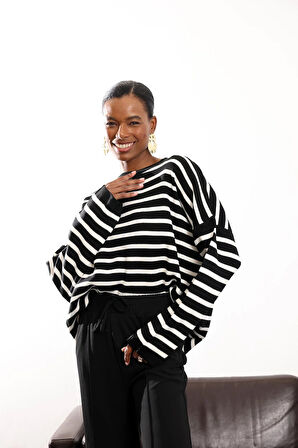 Siyah Çizgili Kazak 231100