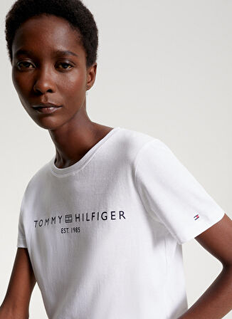 Tommy Hilfiger Bisiklet Yaka Baskılı Beyaz Kadın T-Shirt WW0WW40276YCF