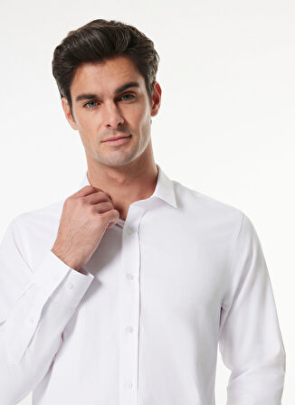 Fabrika Slim Fit Gömlek Yaka Armürlü Beyaz Erkek Gömlek MAYDOS 302