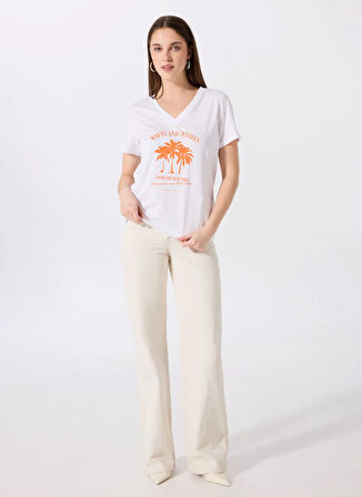 Fabrika V Yaka Baskılı Beyaz Kadın T-Shirt F5SL-TST0447