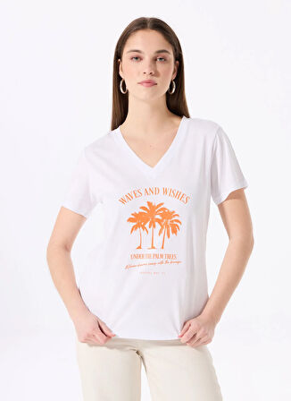 Fabrika V Yaka Baskılı Beyaz Kadın T-Shirt F5SL-TST0447
