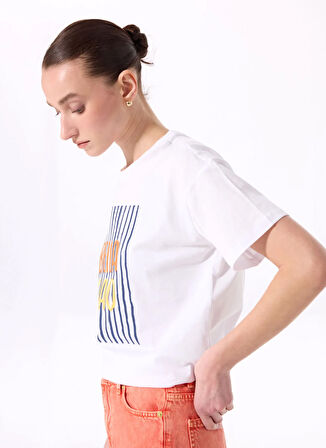 Beyaz Kadın Bisiklet Yaka Basic Fit Baskılı T-Shirt F5SL-TST0438