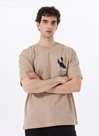 Discovery Expedition D5SM-TST3830 Açık Kahve Bisiklet Yaka Relaxed Baskılı Erkek T-Shirt