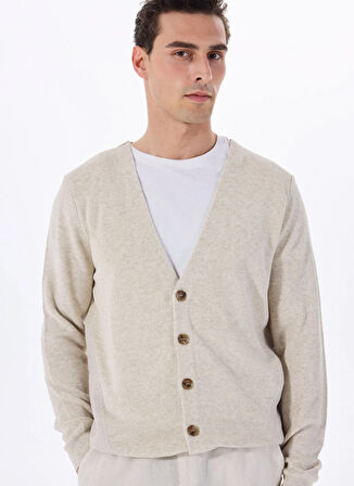 Bej Erkek V Yaka Regular Fit Jakarlı Keten Karışımlı Hırka FC5SM-HRK 2758