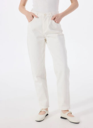 Mustang Standart Bel Normal Paça Mom Fit Beyaz Kadın Denim Pantolon CHARLOTTE TAPERED-1011