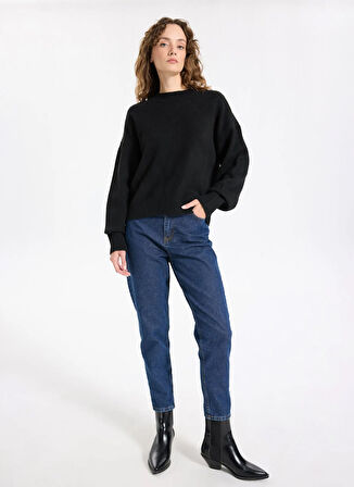 Jeep Bisiklet Yaka Loose Fit Düz Örgü Desenli Siyah Kazak Kadın J5WL-KZK7153