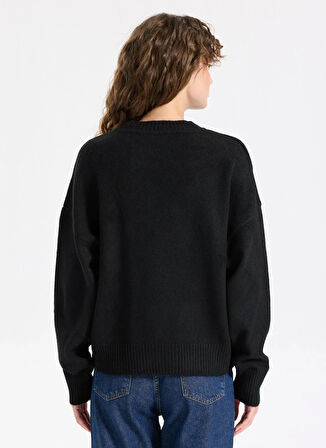 Jeep Bisiklet Yaka Loose Fit Düz Örgü Desenli Siyah Kazak Kadın J5WL-KZK7153