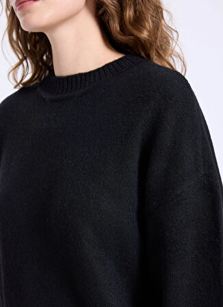 Jeep Bisiklet Yaka Loose Fit Düz Örgü Desenli Siyah Kazak Kadın J5WL-KZK7153