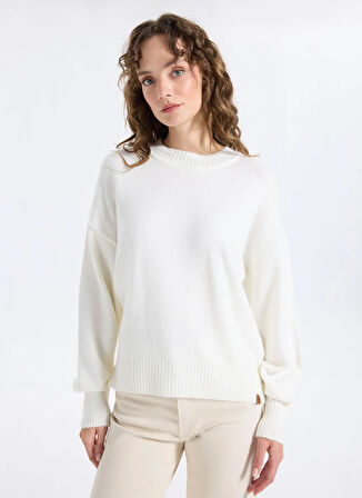 Jeep Bisiklet Yaka Loose Fit Düz Örgü Desenli Ekru Kazak Kadın J5WL-KZK7153