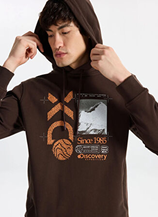 Discovery Expedition D5WM-SWT3857 Kahve Kapüşon Yaka Relaxed Baskılı Erkek Sweatshırt