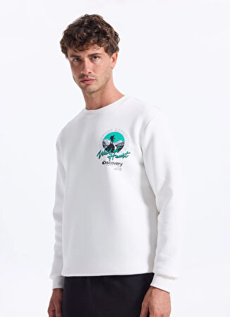 Discovery Expedition D5WM-SWT3858 Beyaz Bisiklet Yaka Relaxed Baskılı Erkek Sweatshırt