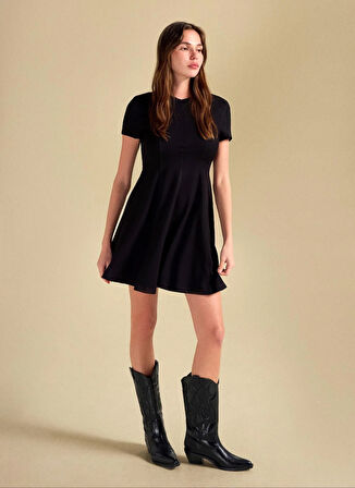 People By Fabrika Yuvarlak Yaka Düz Siyah Mini Kadın Elbise PBF5WL-ELB0117
