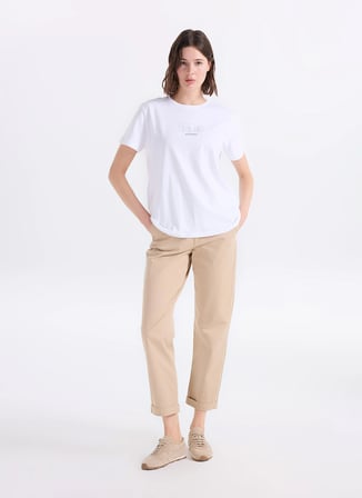 Discovery Expedition D6SL-TST3588 Beyaz Bisiklet Yaka Relaxed Düz Kadın T-Shirt