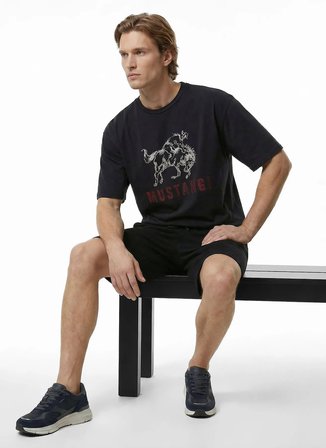 Mustang Siyah Erkek Relaxed Baskılı T-Shirt M6SM-TST1599