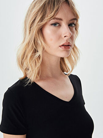 Siyah T-shırt