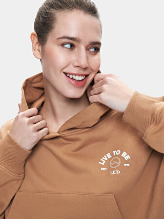 Uzun Kollu Kapüşonlu Baskılı Kahve Rengi Sweatshırt