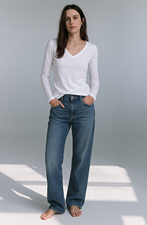 Uzun Kollu V Yaka Basic Beyaz Sweatshırt