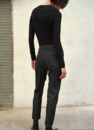 Denim Trip Yüksek Bel Düz Paça Slim Fit Siyah Kadın Denim Pantolon ISSA Slim Fit Kaplamalı Siyah Kadın