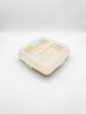 Kare Kek Ve Börek Saklama Kabı 30x30 cm Tutacaklı Kilitli Kapaklı Pasta Poğaça Taşıma Kutusu Krem 