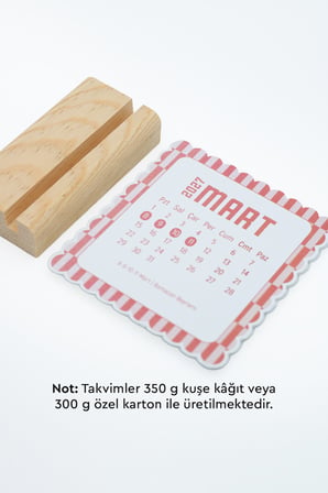 Ahşap Standlı Dalgalı Kesim Kırmızı Dama Tasarımlı 2027 Masaüstü Takvimi 8,5x9,5 Cm - Estetik Yeni Yıl Hediyesi Çok Renkli