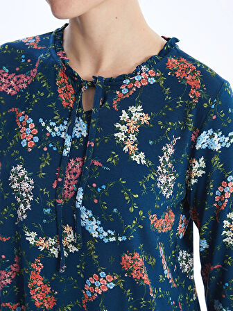 LCW Grace Karişik Bağlamalı Yaka Desenli Kadın Tişört