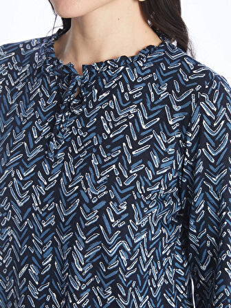 LCW Grace Lacivert Bağlamalı Yaka Desenli Kadın Tişört