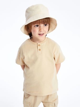 LCW Kids Bej Bisiklet Yaka Kısa Kollu Dokulu Kumaş Erkek Bebek Tişört