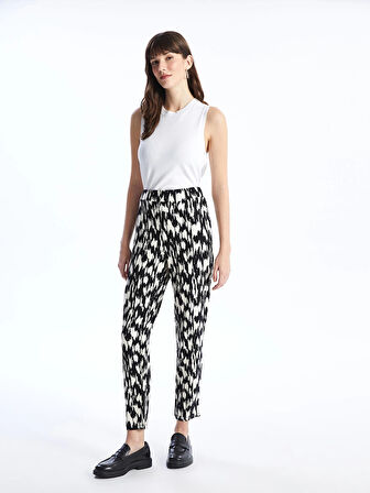 LCWAIKIKI Basic Siyah Beli Lastikli Rahat Kalıp Desenli Kadın Pantolon