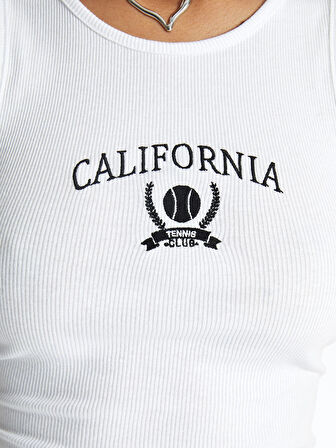 XSIDE ACTIVE Beyaz Bisiklet Yaka Nakışlı Kadın Crop