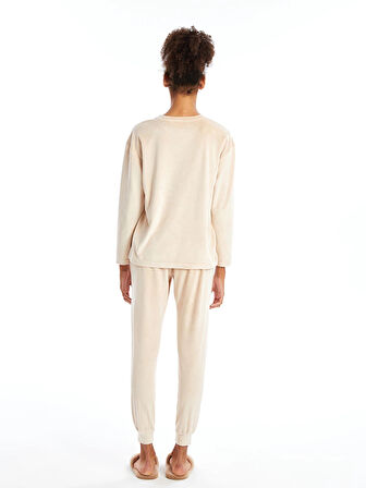 LCW Young Bej Bisiklet Yaka Nakışlı Kadın Kadife Pijama Takımı