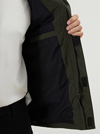 LCWAIKIKI Classic Haki Standart Kalıp Kapüşonlu Erkek Mont