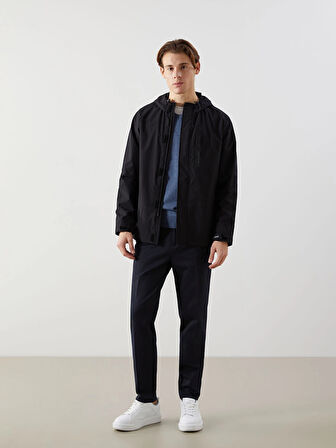 LCWAIKIKI Classic Siyah Standart Kalıp Kapüşonlu Erkek Mont