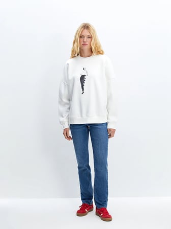 LCW Vision Beyaz Bisiklet Yaka Baskılı Oversize Kadın Kalın Sweatshirt