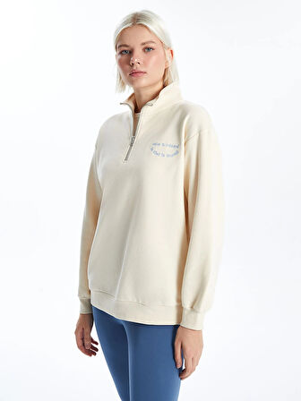 XSIDE Bej Dik Yaka Nakışlı Oversize Kadın Kalın Sweatshirt