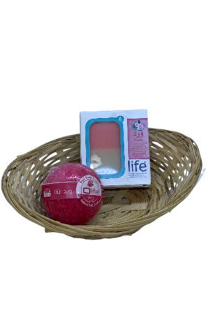 1 gül kokulu katı sabun(100g)+ 1 gül kokulu banyo topu(100g)