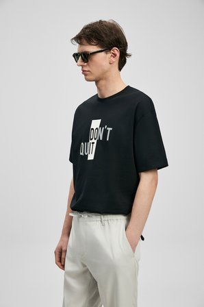 Carl Modern Grafik Tişört Siyah