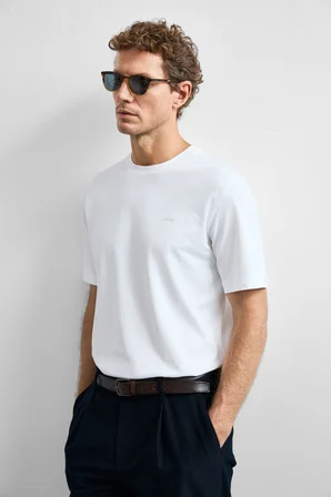 Fınto Modern Grafik Tişört Beyaz
