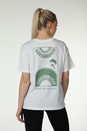defy's KADIN ÖN VE SIRT BASKILI KISA KOLLU BİSİKLET YAKA OVERSIZE TİŞÖRT BEYAZ - XXL