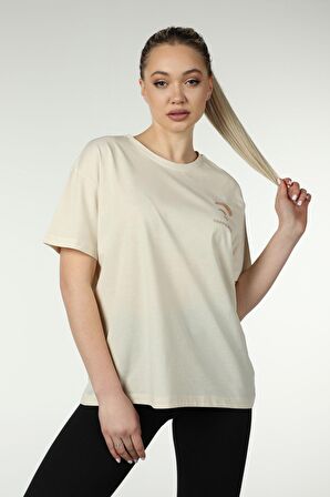 defy's KADIN ÖN VE SIRT BASKILI KISA KOLLU BİSİKLET YAKA OVERSIZE TİŞÖRT BEJ - L