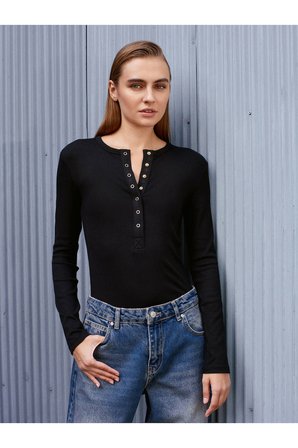 32024 Çıtçıtlı Modal Karışımlı Top-Koyu Kahve