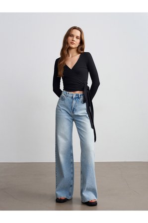 32645 Uzun Kollu Kruvaze Top