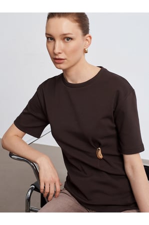 32445 Aksesuar Detaylı Basic T-Shirt