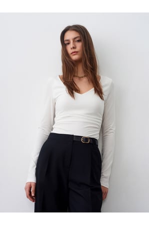 32780 V Yaka Büzgülü Top