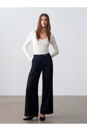 32780 V Yaka Büzgülü Top