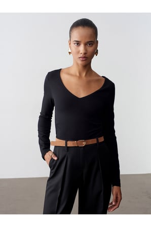 32780 V Yaka Büzgülü Top