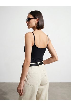21200 Bra-Free Askılı Top-Ekru