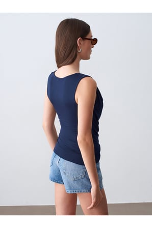 32895 Degaje Yaka Top